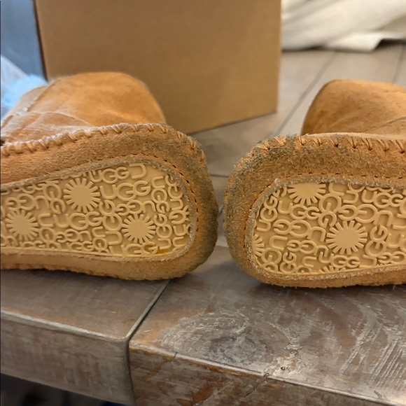 UGG baby Brown Suede Slippers size 0/1 - Picture 4 of 4